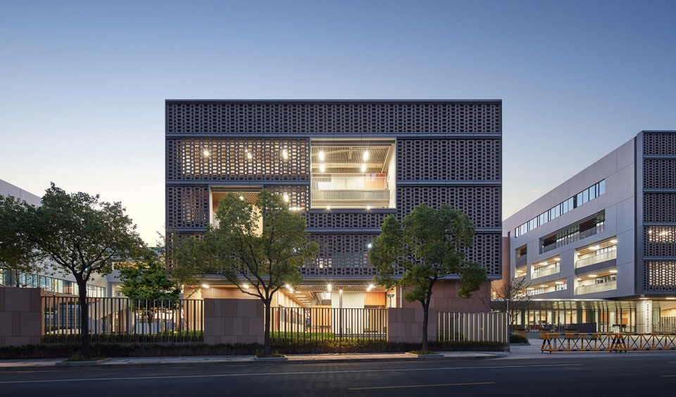 jingchao primary school and kindergarten affiliated to hangzhou normal university china by ua design