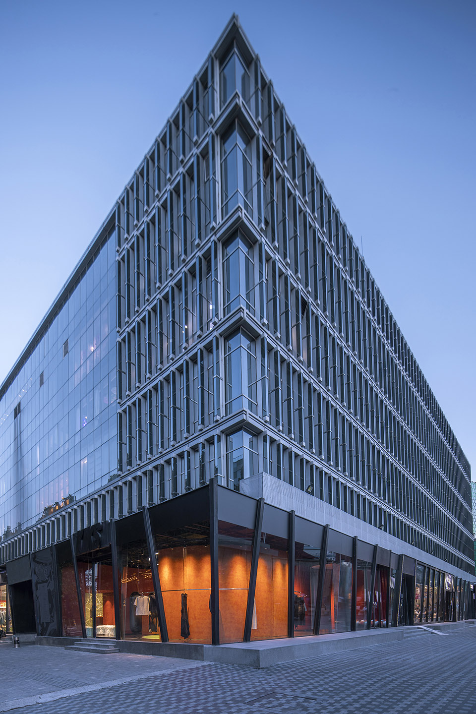 kiks sanlitun store upgrade plan china by rooi design research