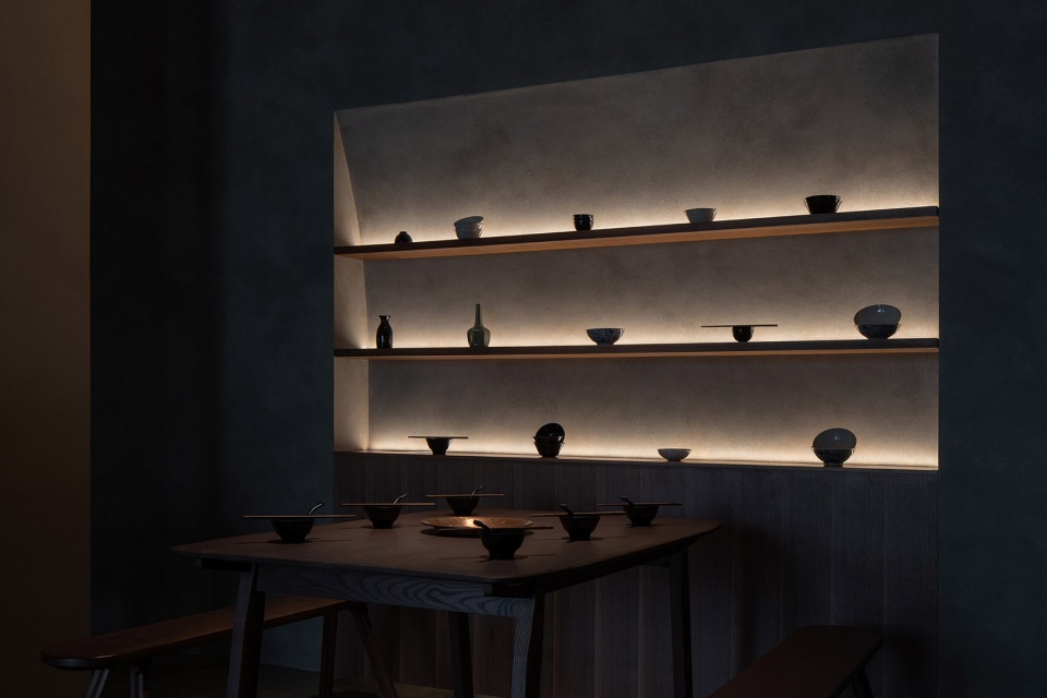 ▼吧台区青砖铺地,details of the paving  刘松恺