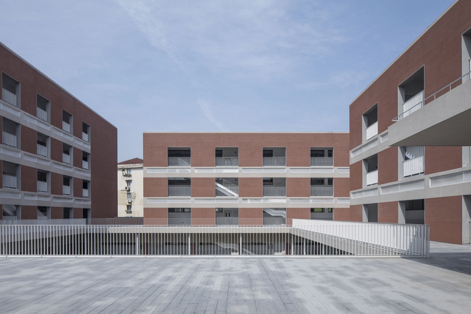 the huafa road south campus of shanghai xuhui high school china by atelier deshaus