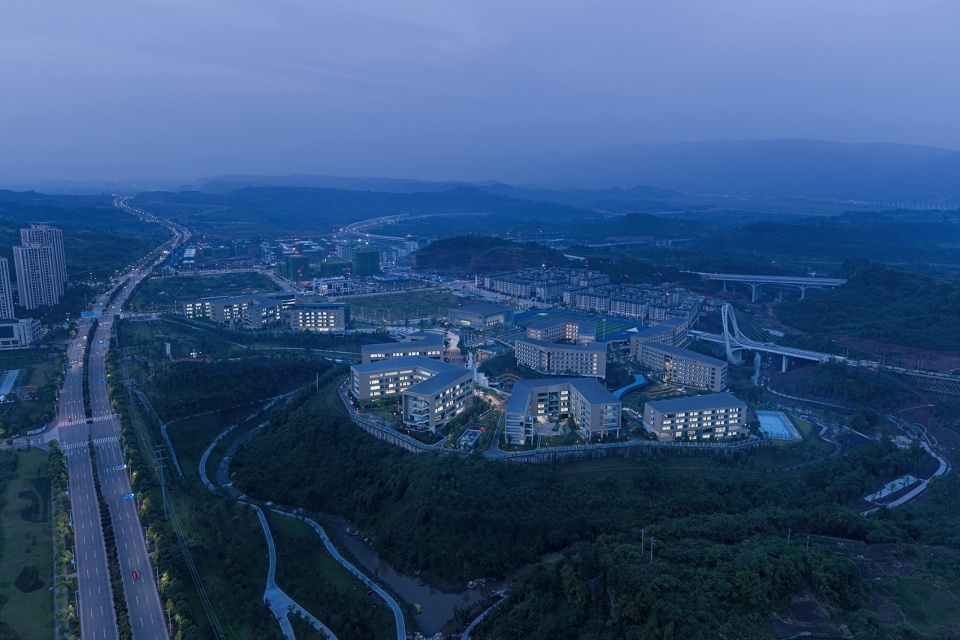 Liangjiang Campus of the High School Affiliated to Southwest University gad