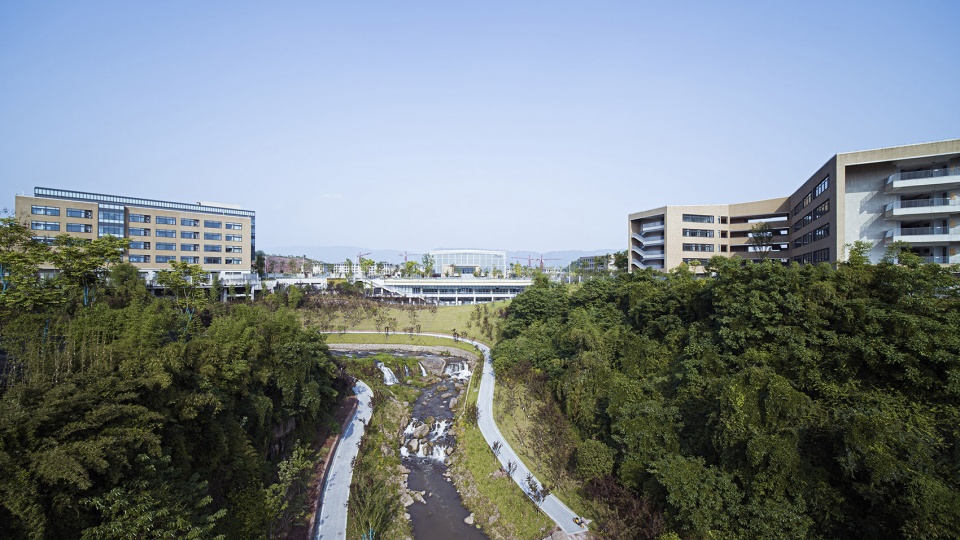 Liangjiang Campus of the High School Affiliated to Southwest University gad