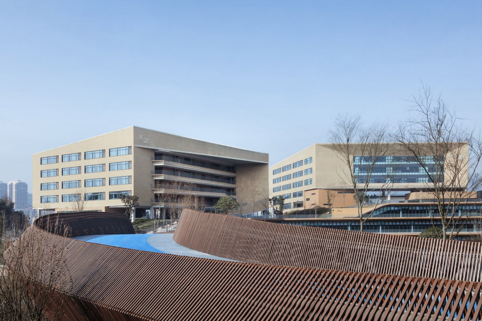 Liangjiang Campus of the High School Affiliated to Southwest University gad