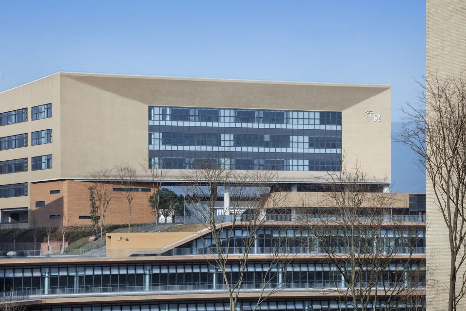 Liangjiang Campus of the High School Affiliated to Southwest University gad