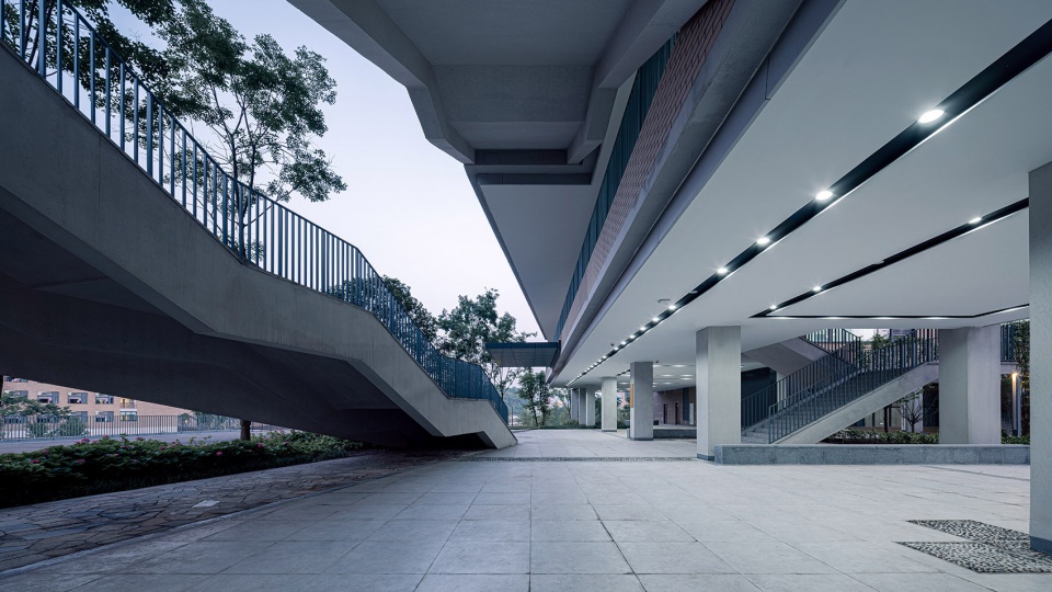 Liangjiang Campus of the High School Affiliated to Southwest University gad