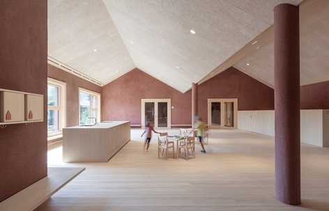 Frastanz-Hofen 教育中心，奥地利 / Pedevilla Architects