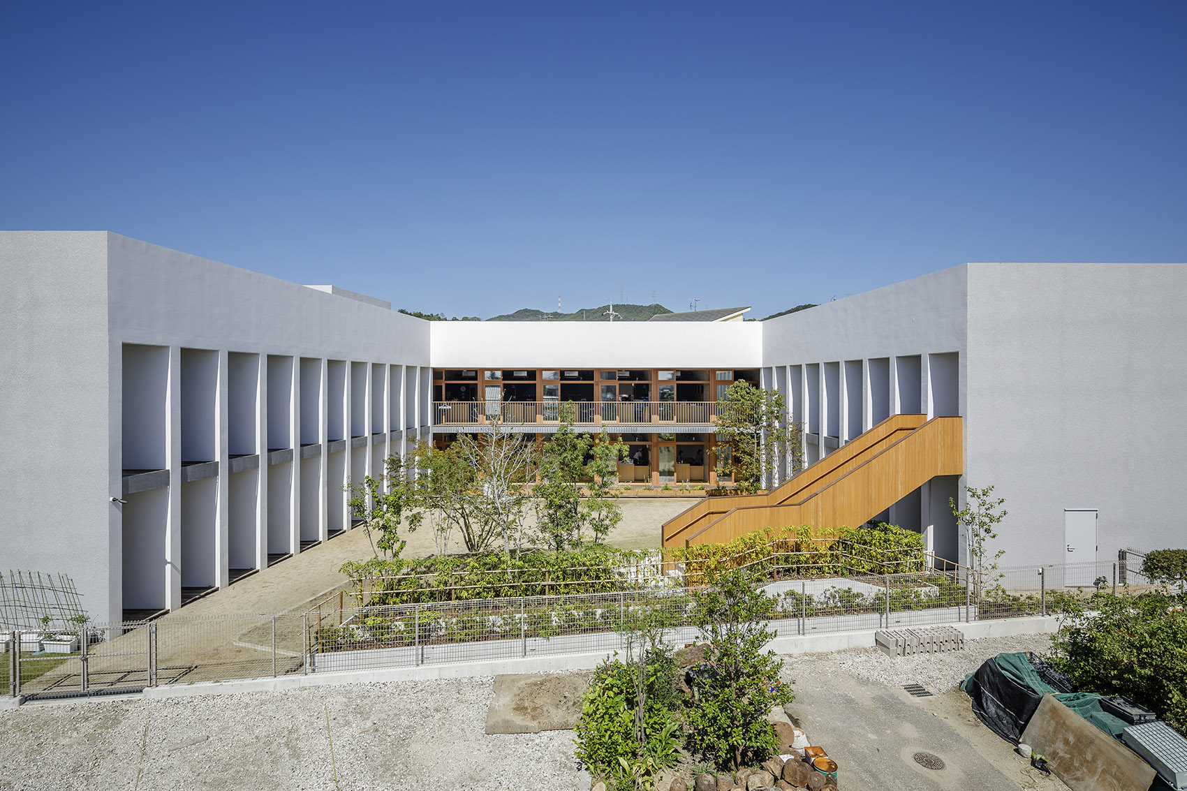 KARAZUKA BUKKOU NURSERY SCHOOL by NEW OFFICE