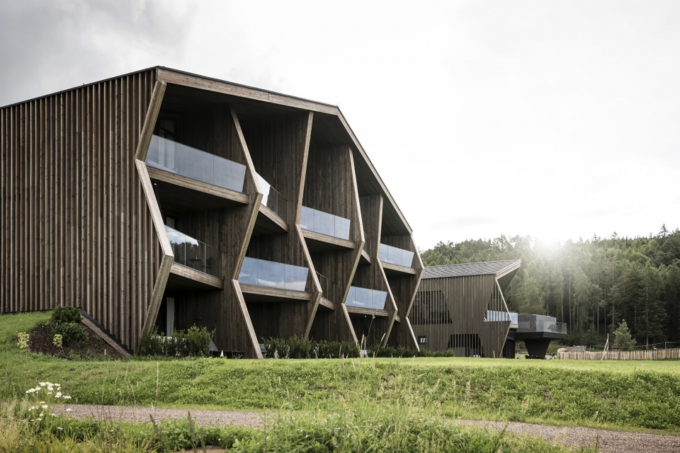 aeon hotel by noa