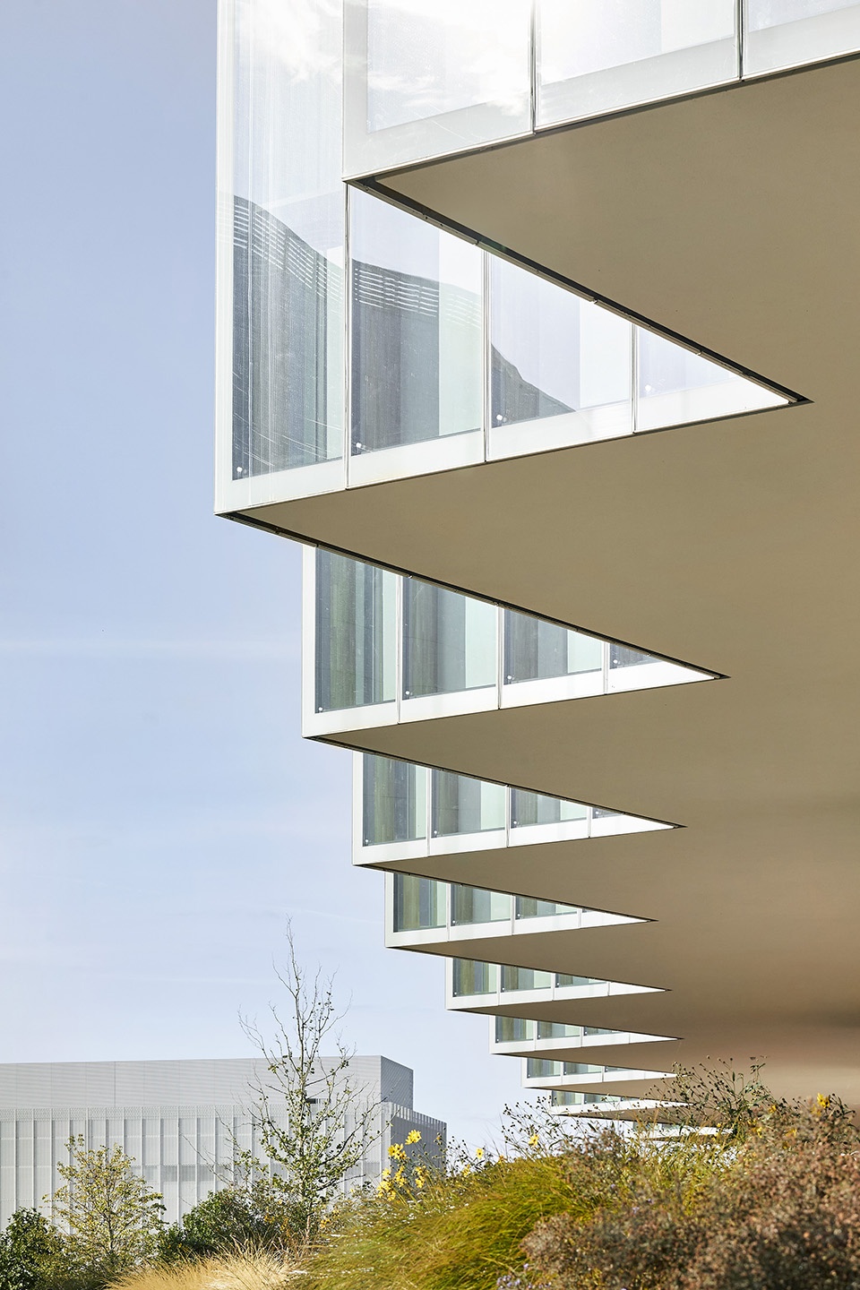 astrazenecas the discovery centre cambridge uk by herzog de meuron