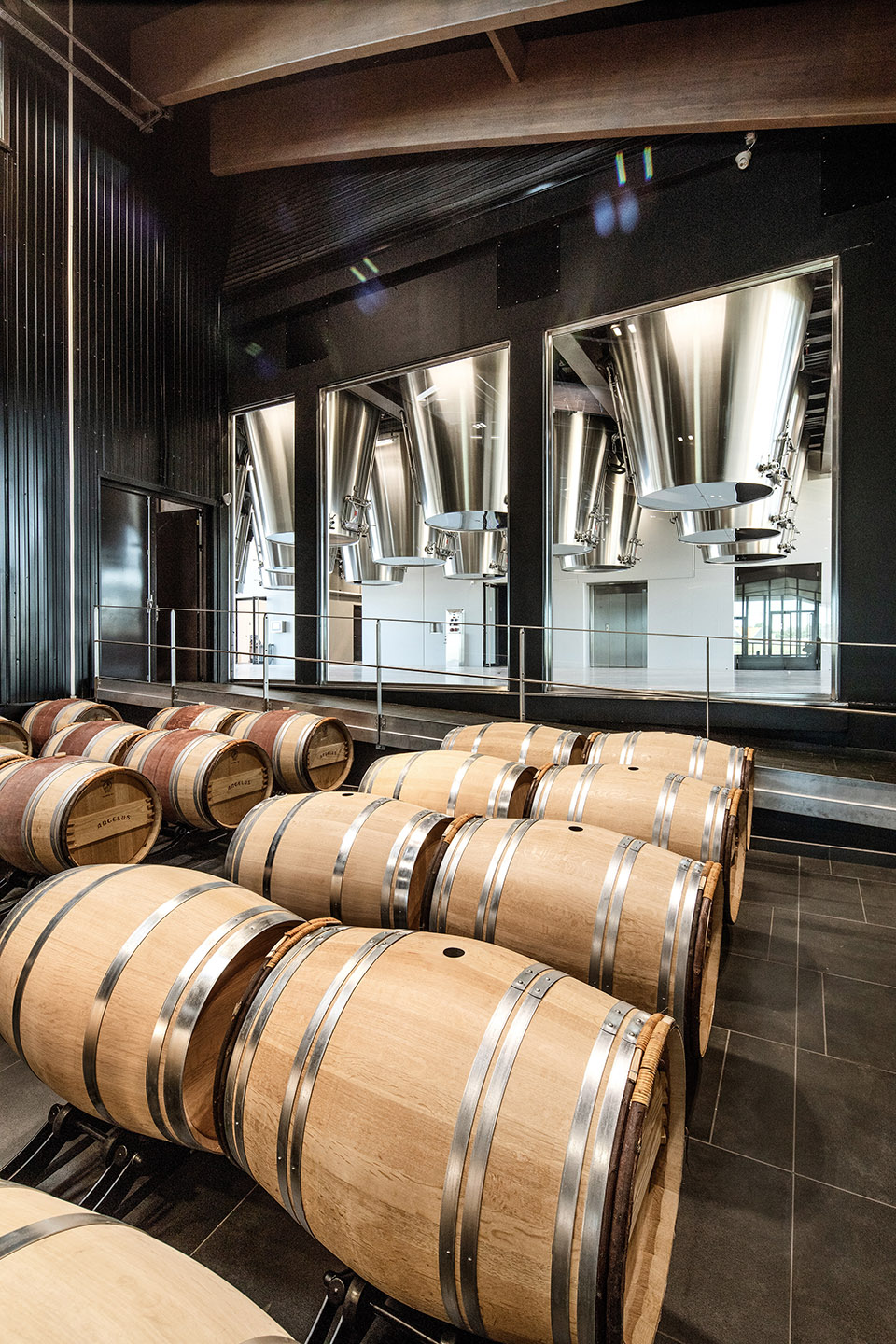 GALLEON Fine Wines by Eric Castagnotto Architecte DPLG