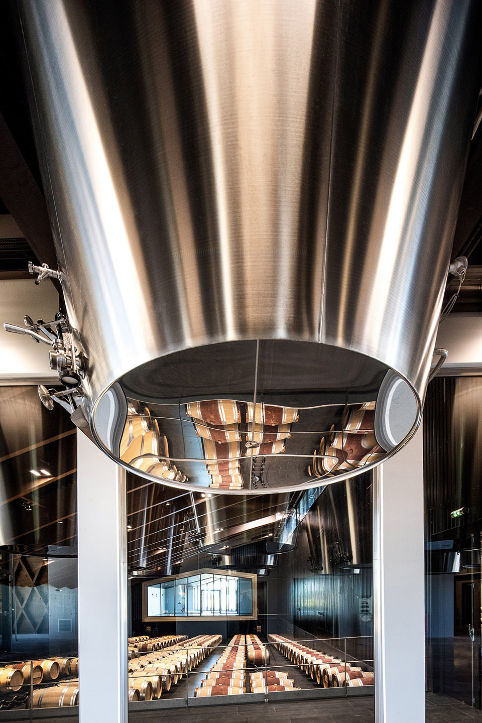 GALLEON Fine Wines by Eric Castagnotto Architecte DPLG