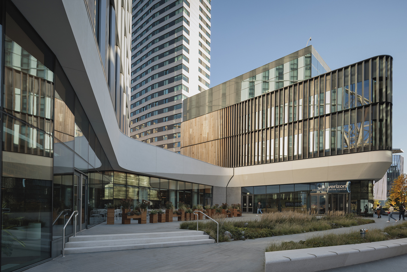 Cornell Tech Hotel and Education Center by Snøhetta 谷德设计网