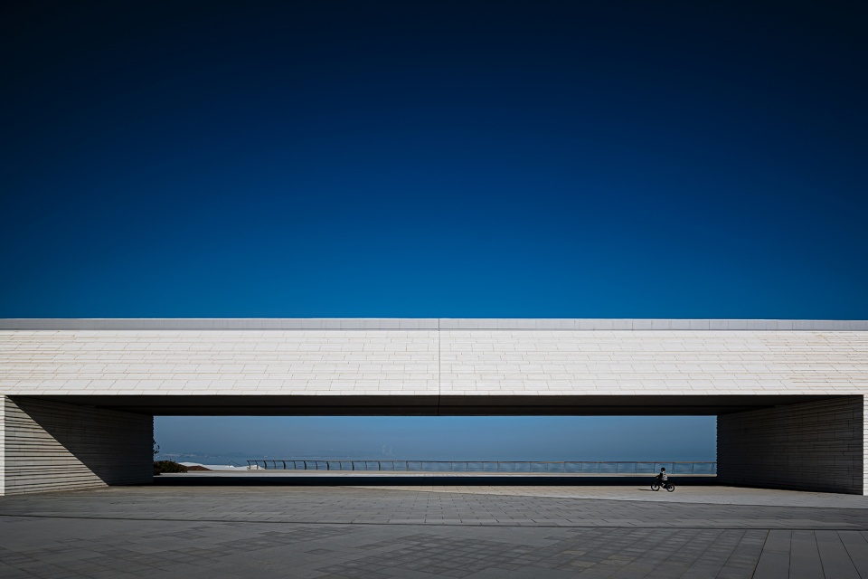 seashore linear house china by oikos
