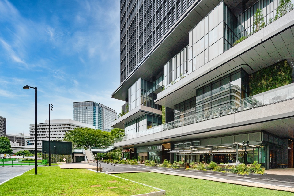 tokyo torch tokiwabashi tower by mitsubishi jisho sekkei inc