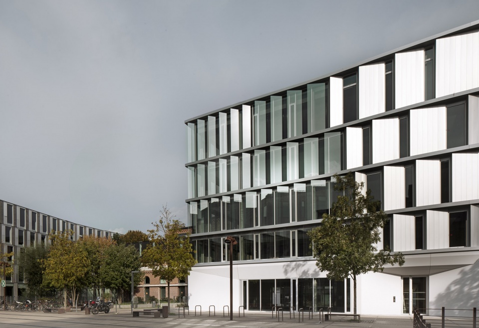 LUCIO by Barbarito Bancel Architectes