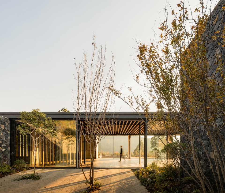 Hill House Manuel Cervantes Céspedes