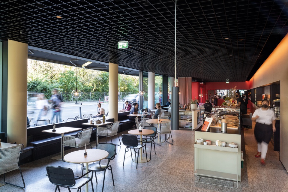 Cafe Camaleon by GRAS Reynes Arquitectos MVRDV Laura V Rave 1