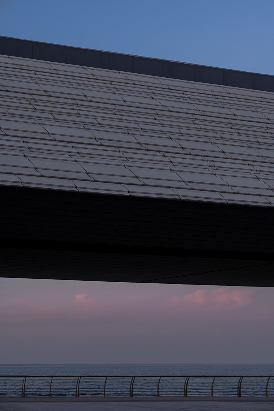 seashore linear house china by oikos