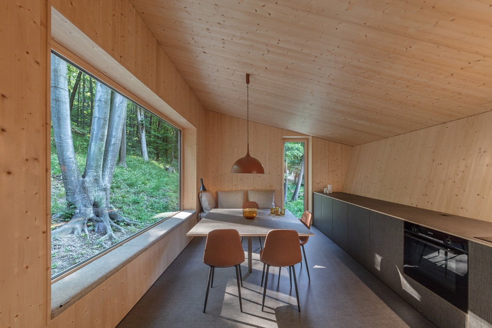 Cabin Moss by Beres Architects