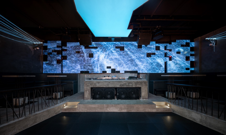 long bar china by unum studio