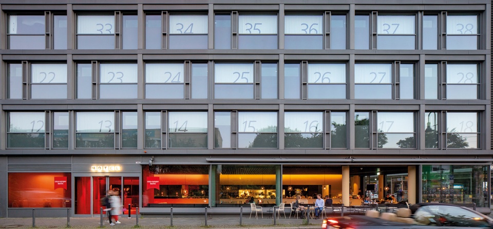 Cafe Camaleon by GRAS Reynes Arquitectos MVRDV Laura V Rave 1