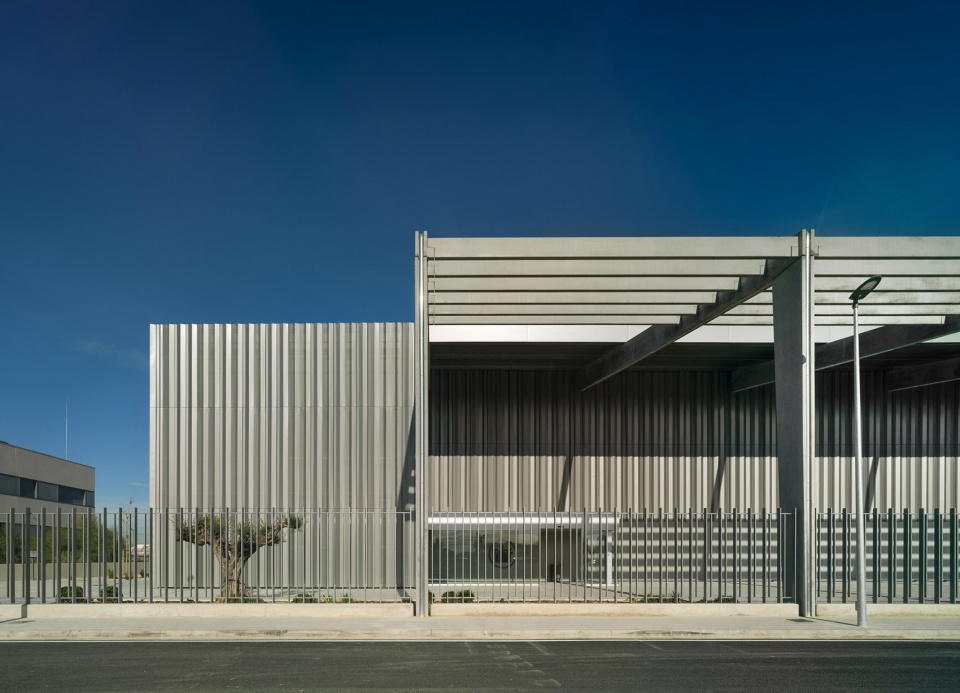 Private Terminal at Manises Airport by ERRE arquitectura