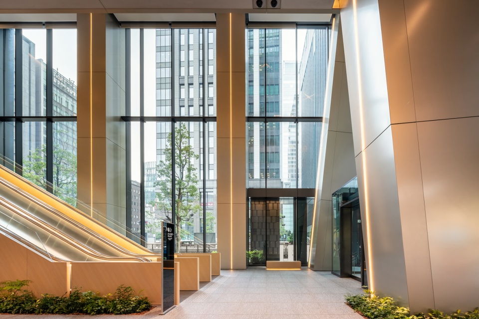 tokyo torch tokiwabashi tower by mitsubishi jisho sekkei inc