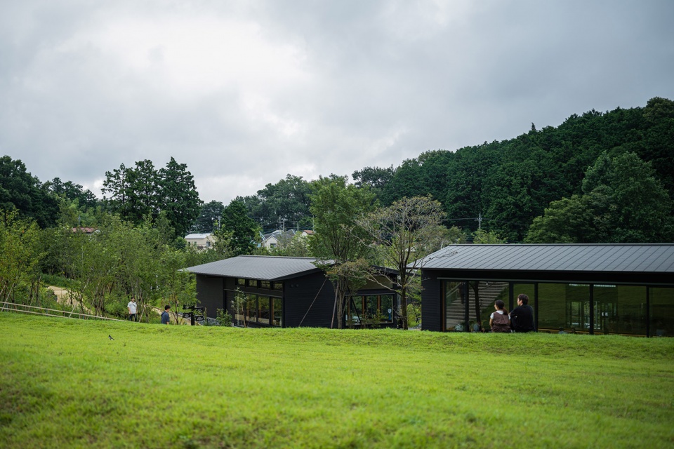 Machida Shikisai no Mori by N YAMADA ARCHITECT associates Studio terra