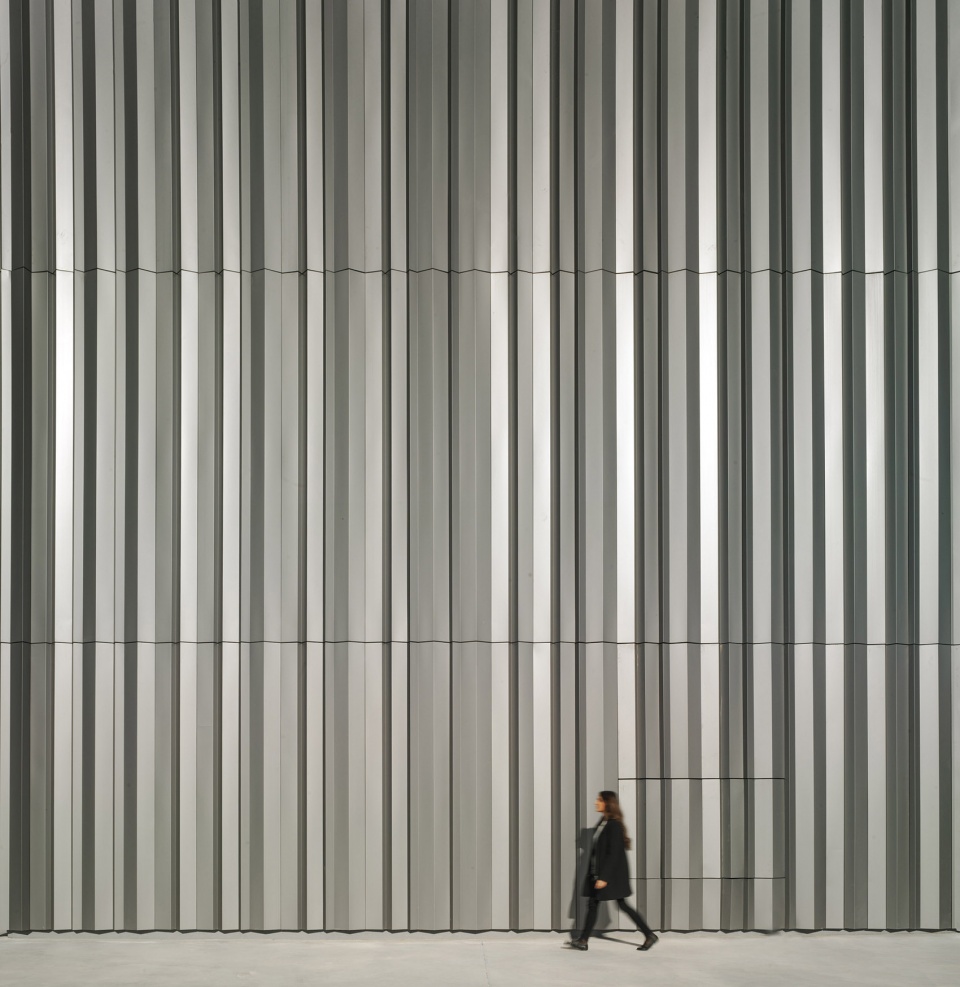Private Terminal at Manises Airport by ERRE arquitectura