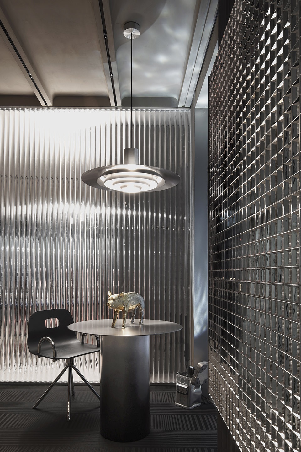 TOMO OFFICE China by TOMO INTERIOR DESIGN FIRM