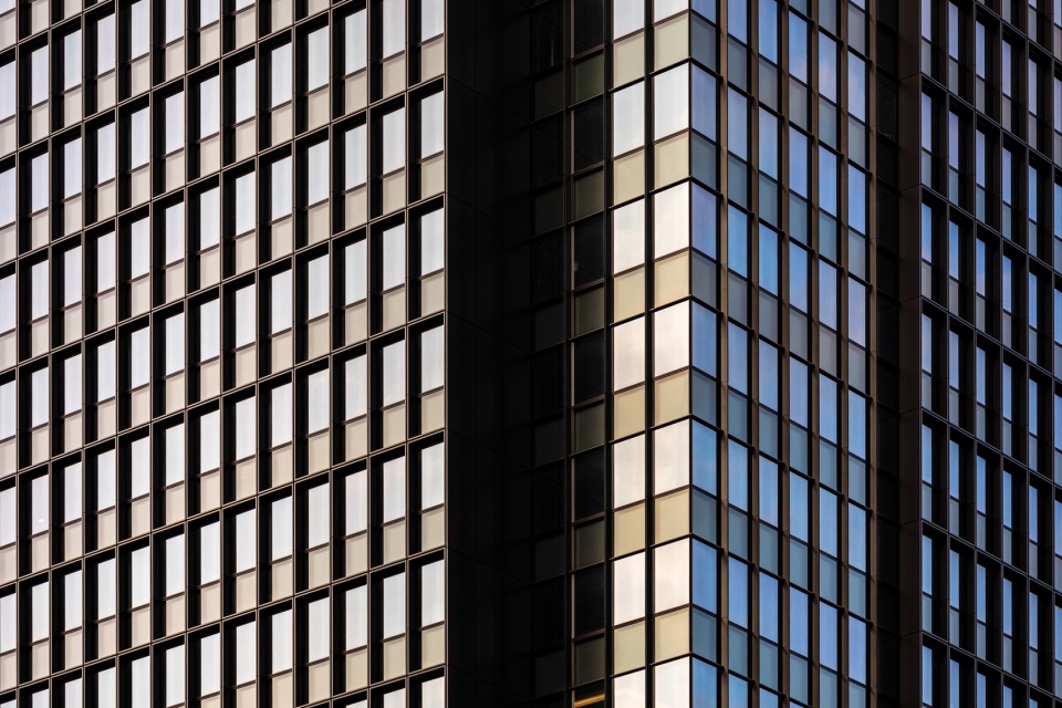 tokyo torch tokiwabashi tower by mitsubishi jisho sekkei inc