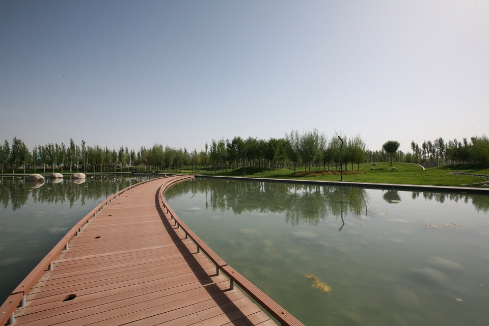 Xinjiang Bazhou Heshuo Solidarity Park R land