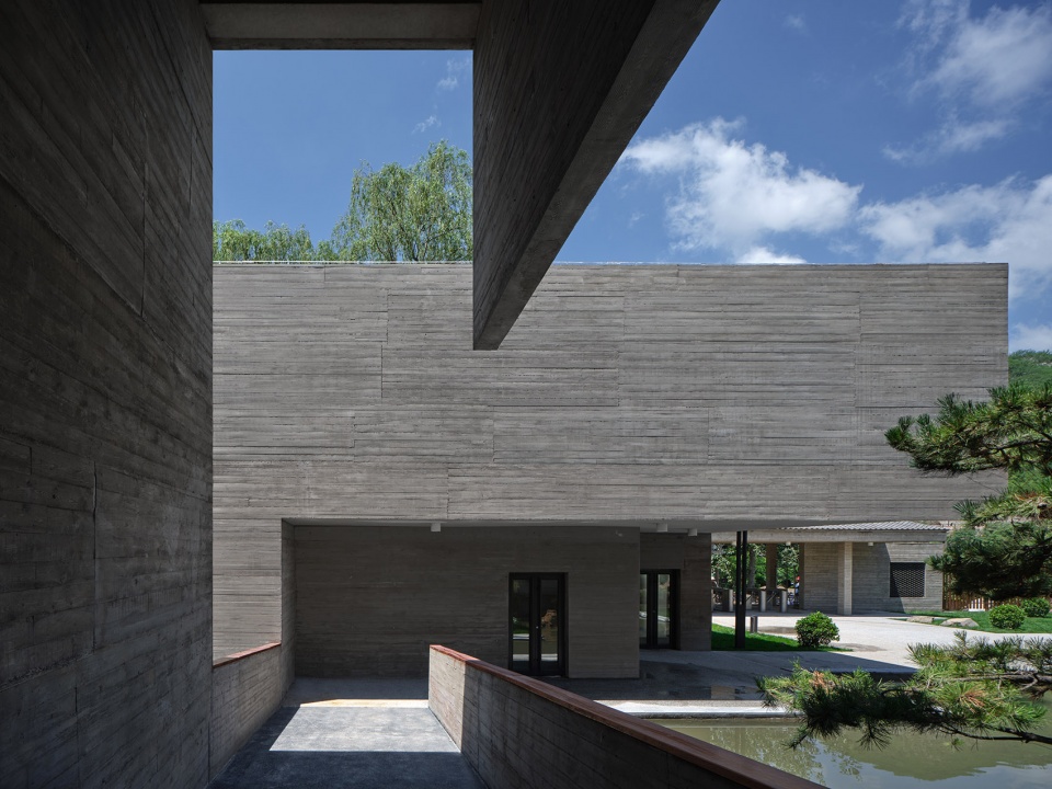 niangziguan tourist service center by china construction engineering design research institute co ltd