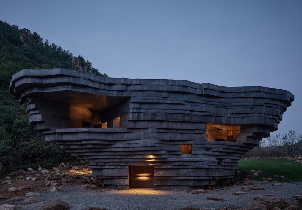 MONOLITHIC CONCERT HALL OPEN ARCHITECTURE