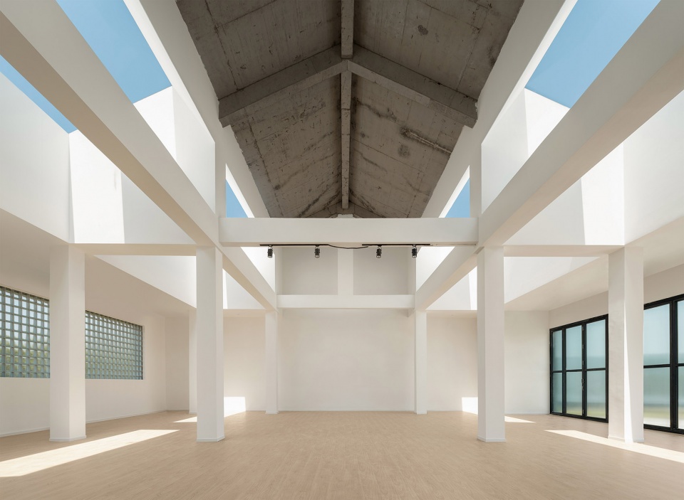 auxiliary building renovation along zhu river china by xband craftwerk