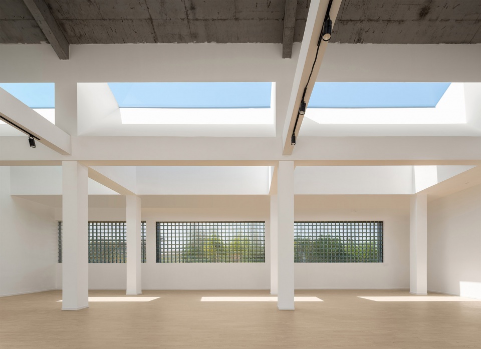 auxiliary building renovation along zhu river china by xband craftwerk