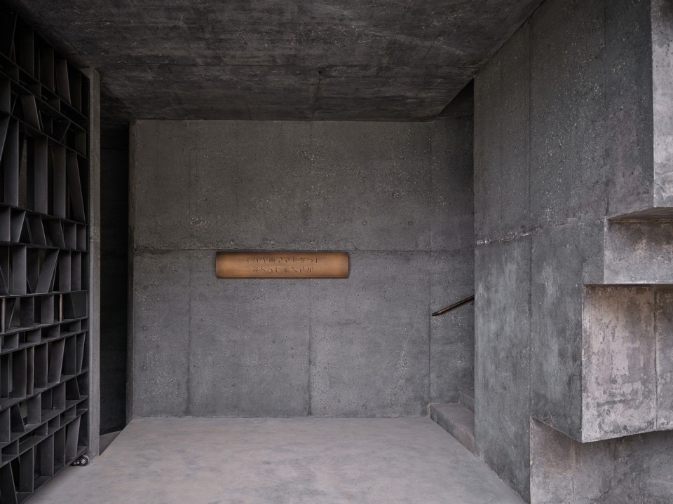 MONOLITHIC CONCERT HALL OPEN ARCHITECTURE