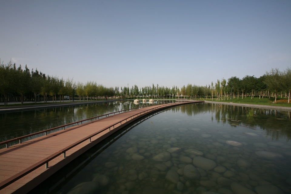 Xinjiang Bazhou Heshuo Solidarity Park R land