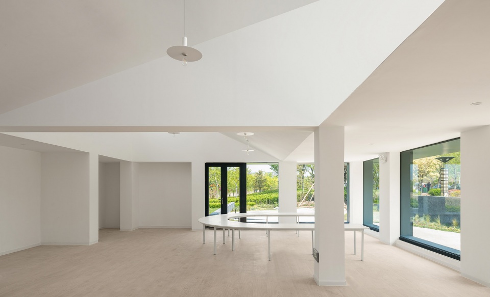 auxiliary building renovation along zhu river china by xband craftwerk