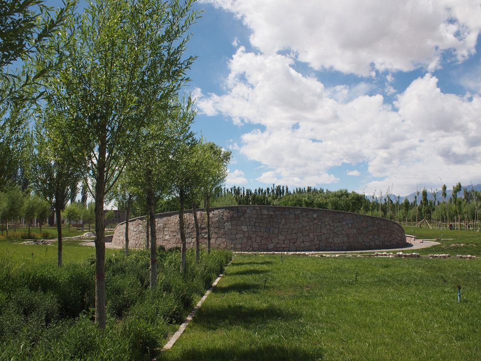 Xinjiang Bazhou Heshuo Solidarity Park R land