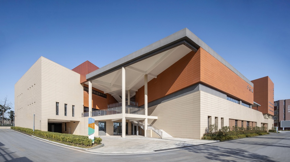 tongling xihu new district middle school and primary school anhui china by horizon design