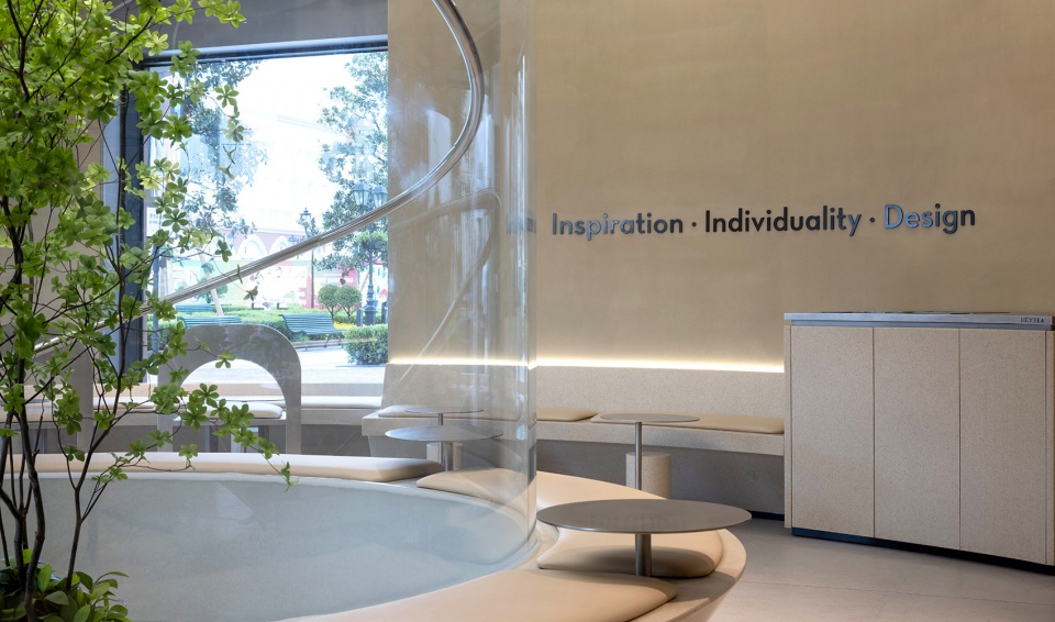HEYTEA Store at Beijing Qianmen Street UND Design Office