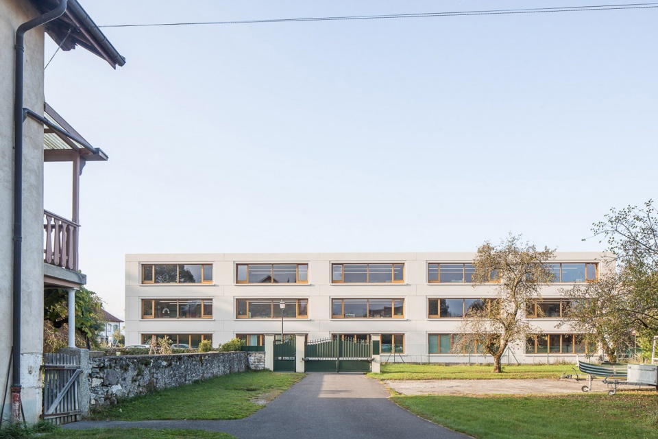 Urban innovation for new Meinier school by Mue Atelier d architecture