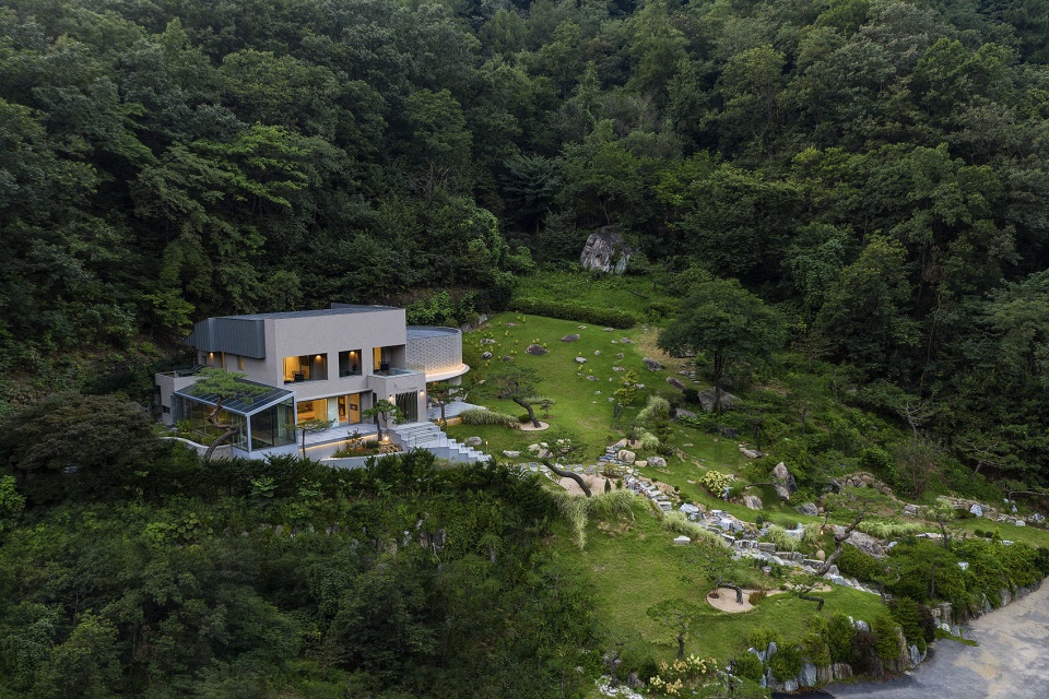 Villa Lento by 100A associates