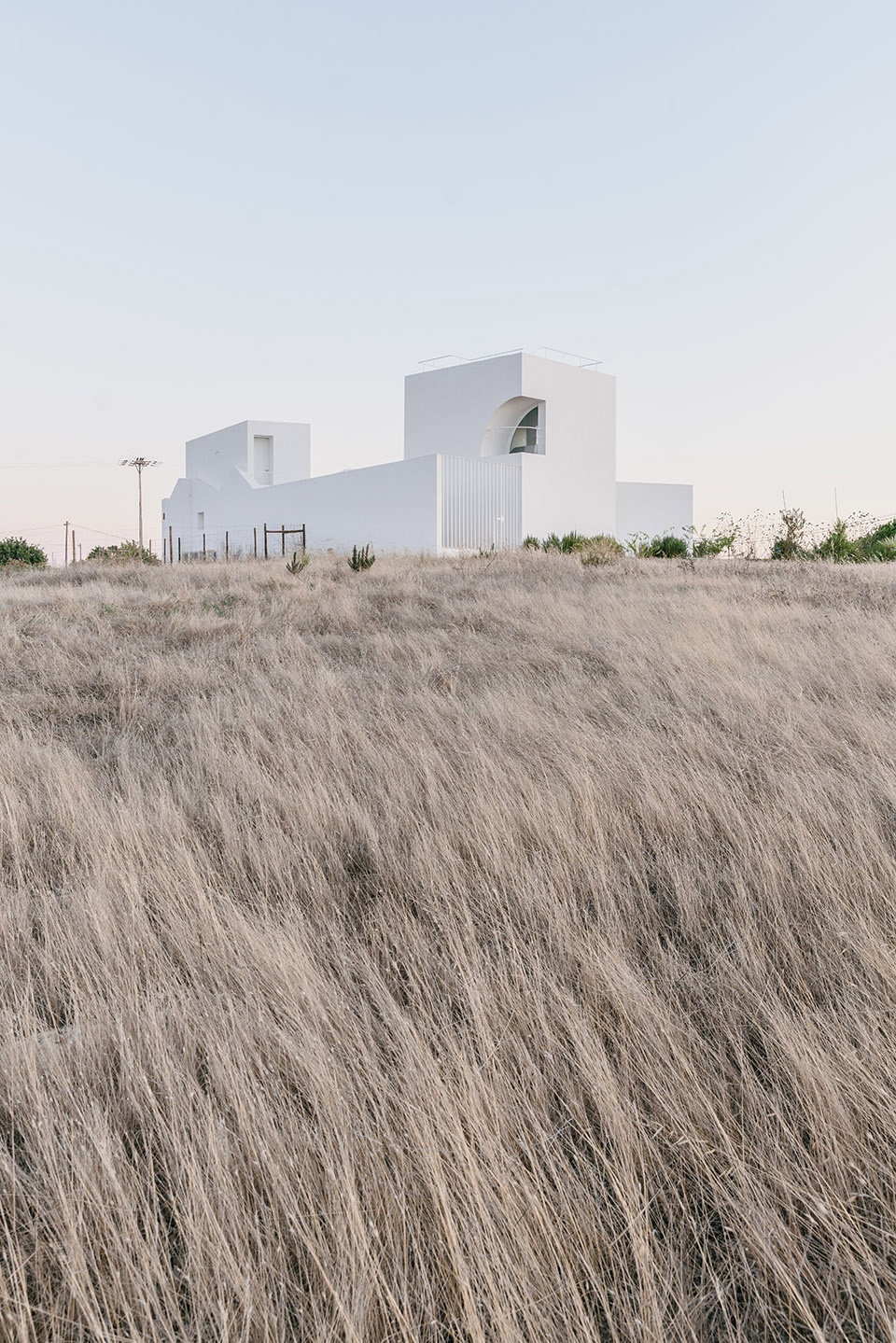 Casa Cabrita Moleiro by Atelier Data