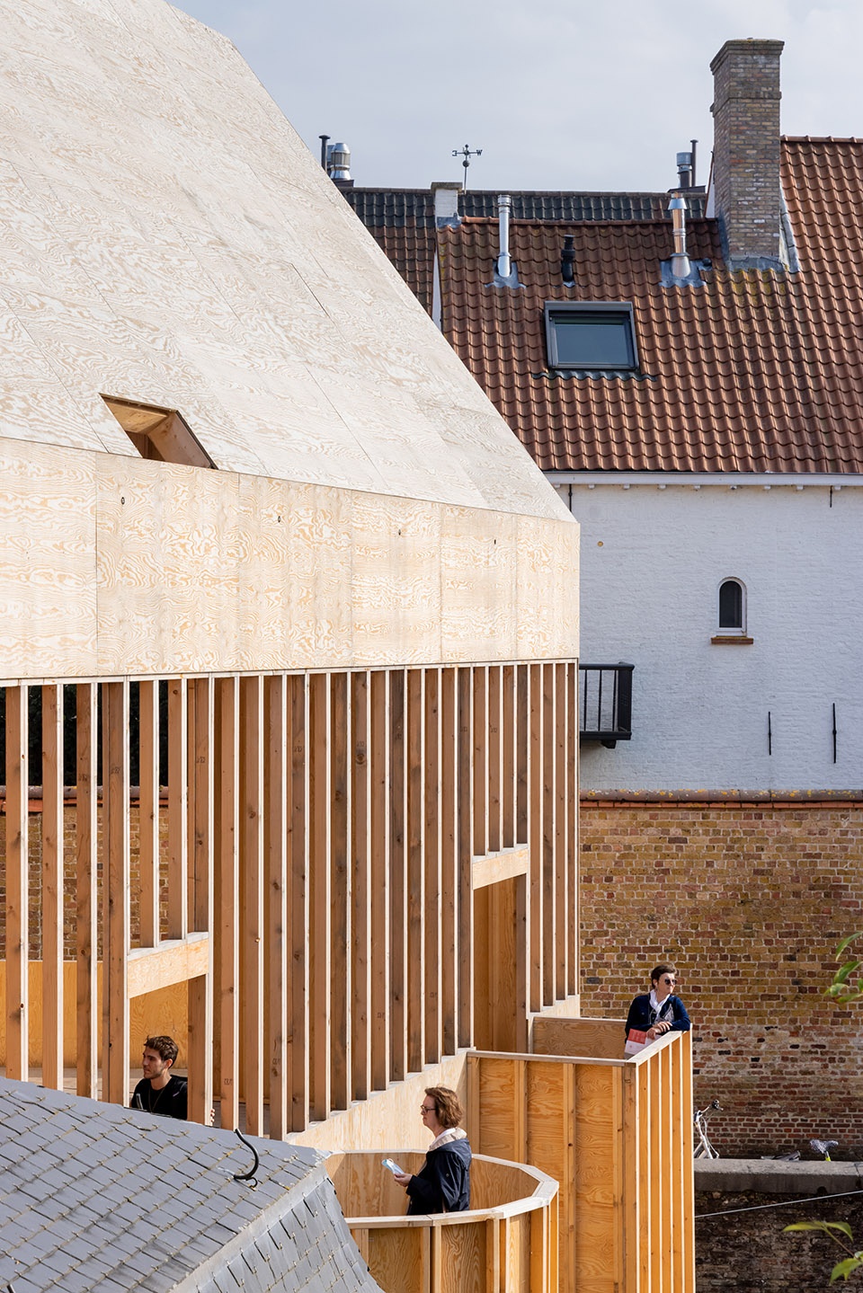 Brugge Diptych by Para Project