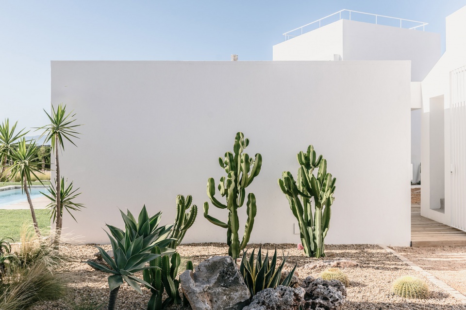 Casa Cabrita Moleiro by Atelier Data