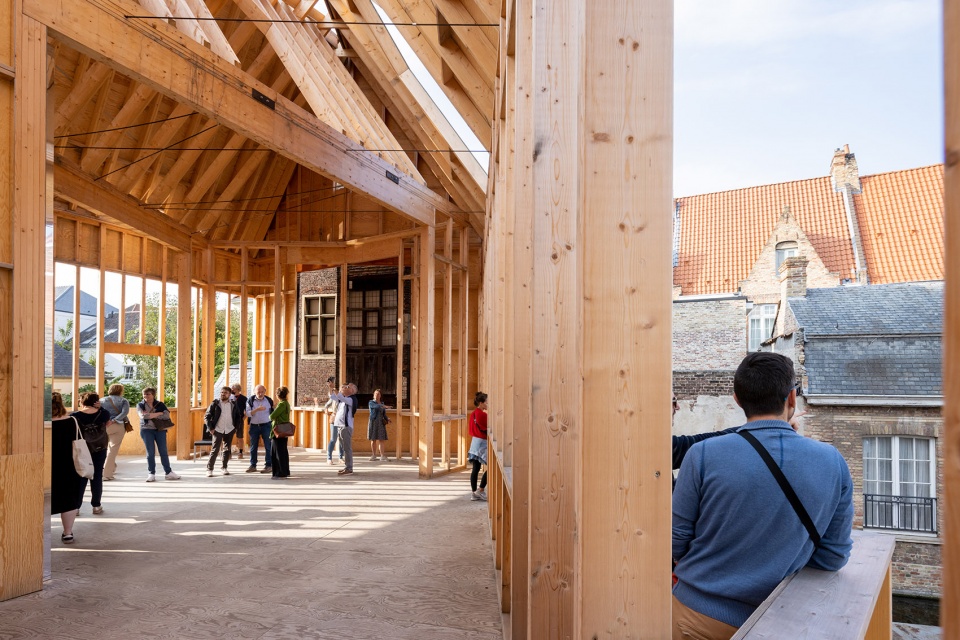 Brugge Diptych by Para Project