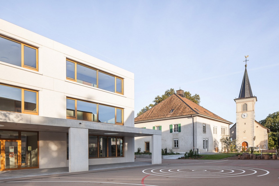 Urban innovation for new Meinier school by Mue Atelier d architecture