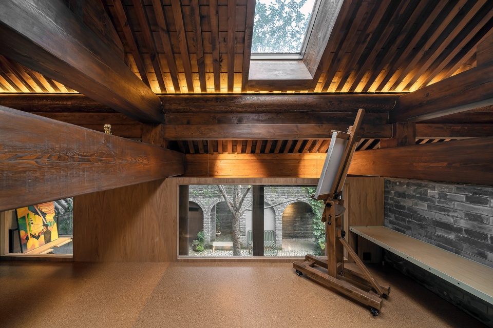 shiyuan by days in yard workshop